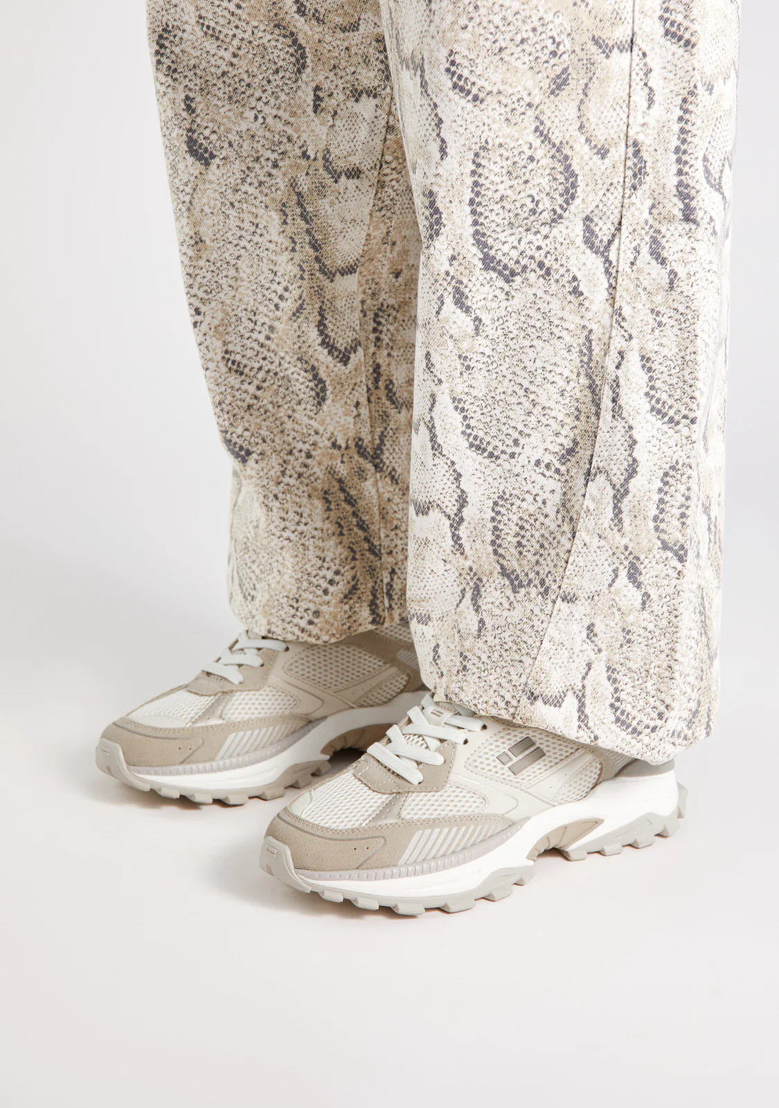 347 Track Flag Beige - Image 5