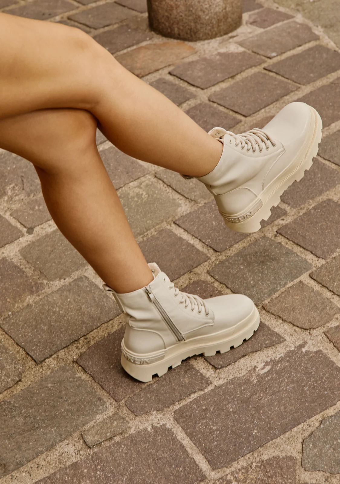 All Track Full Beige - Image 5