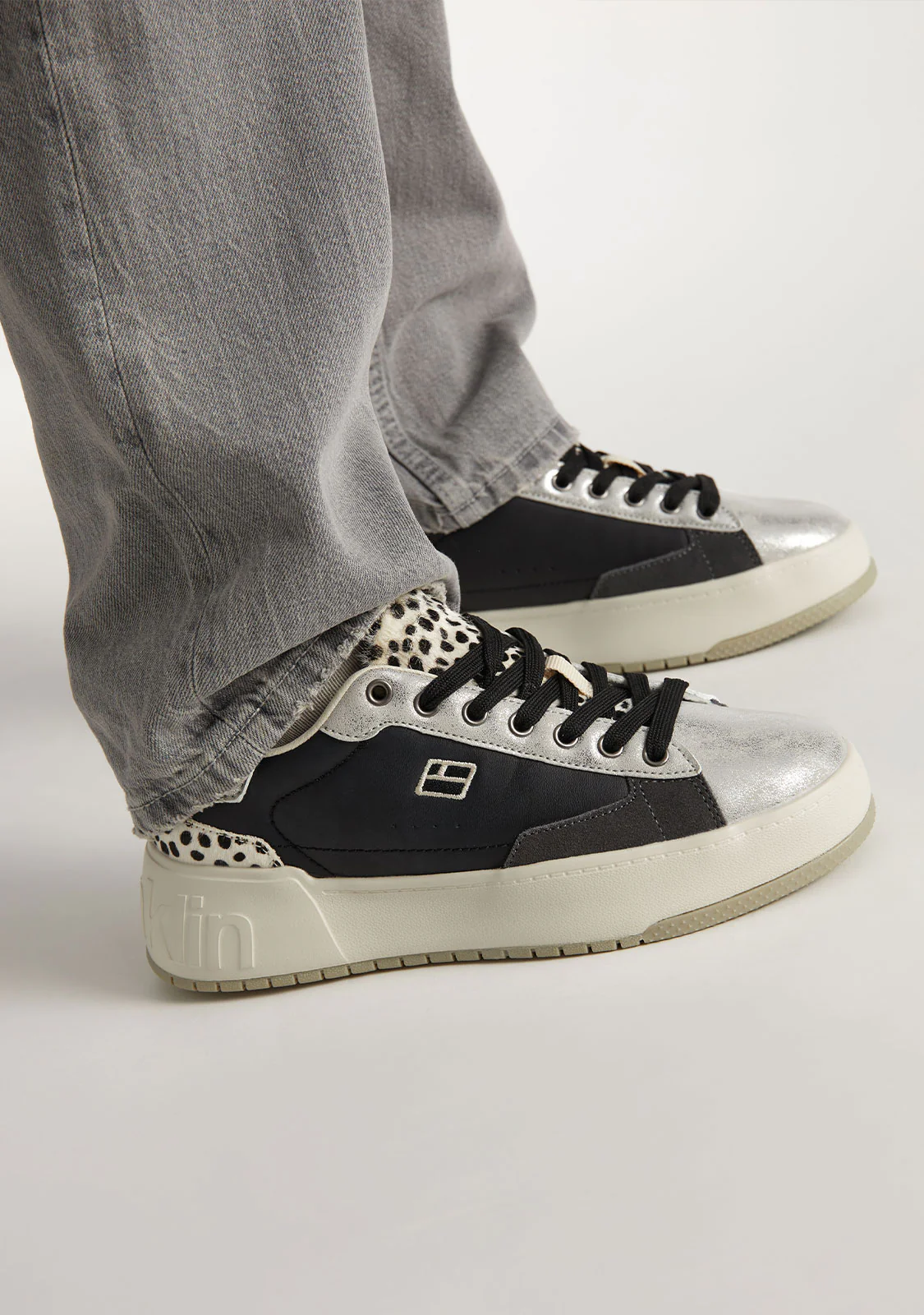 Court '74 Black / Dots - Image 5