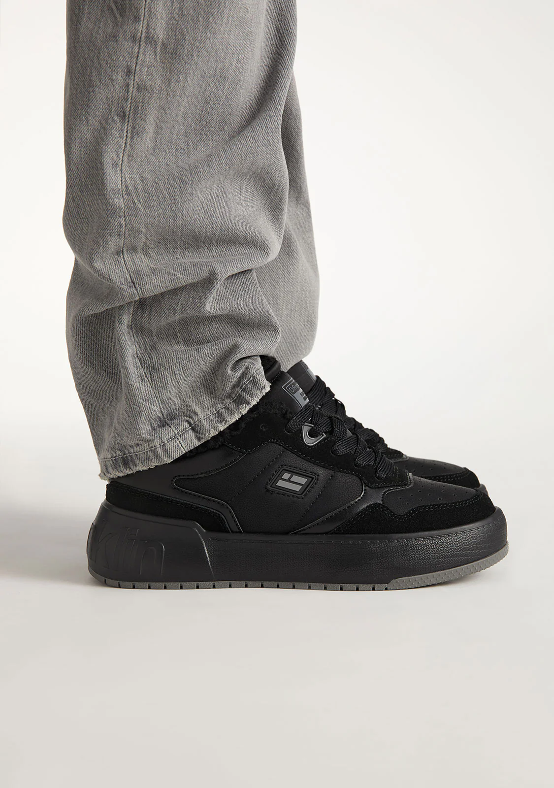 Court Fleece Full Black - Image 5
