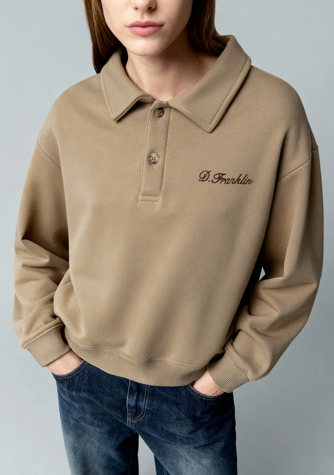 Cropped Polo Sweatshirt Sand - Image 3