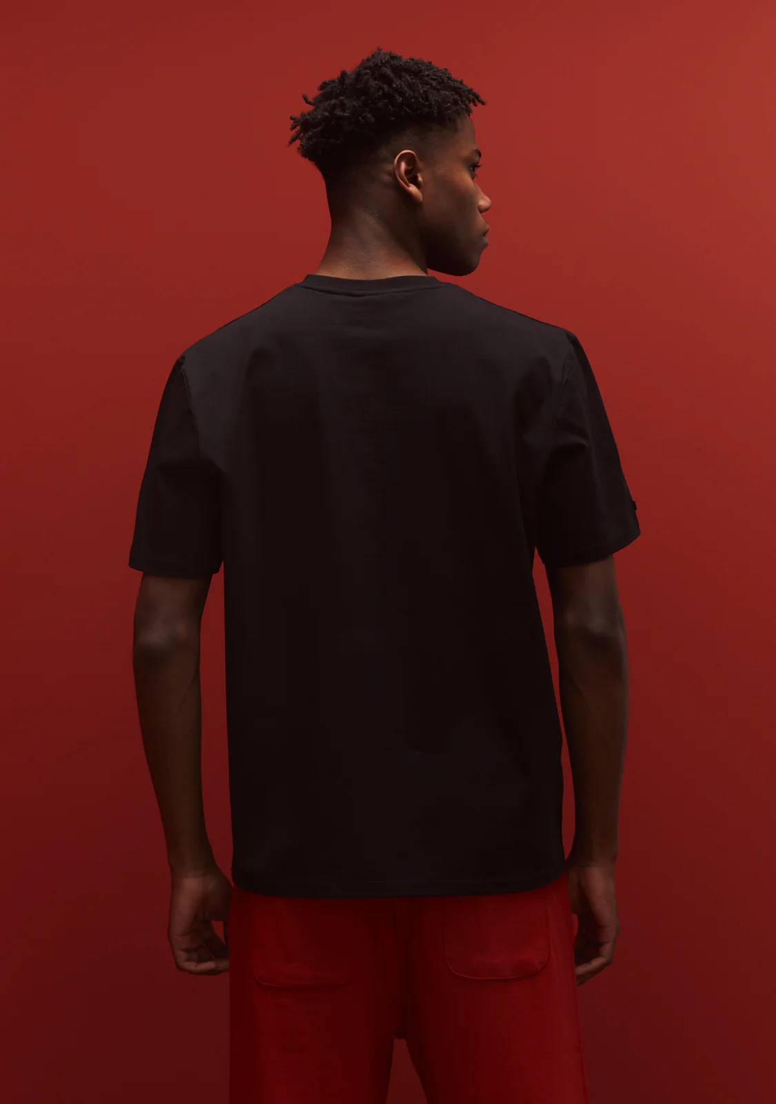 Love Heart T-Shirt Black - Image 4