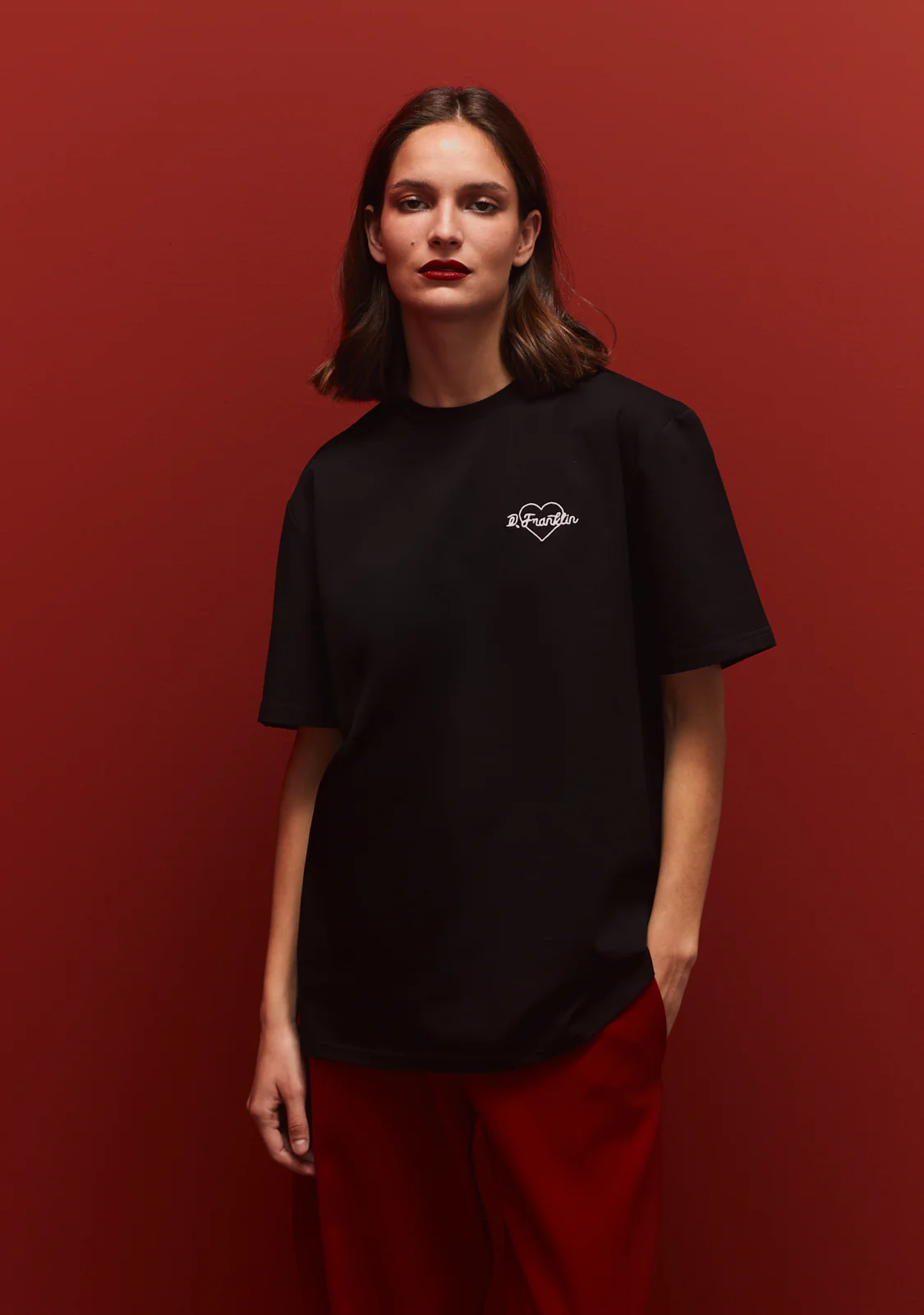 Love Heart T-Shirt Black - Image 5