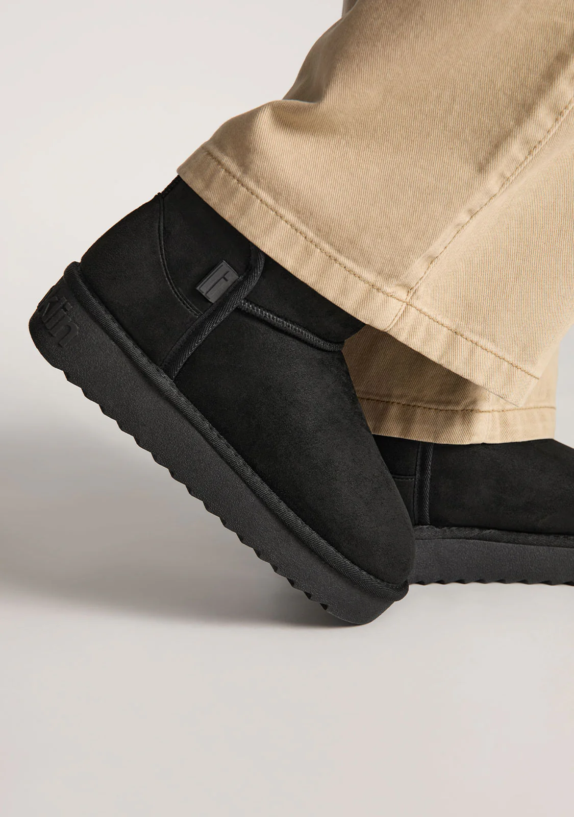 Nordic Low Basic Black - Image 6
