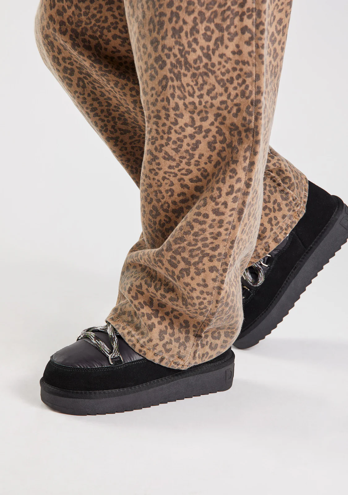 Nordic Nova Low Bomb Black - Image 5